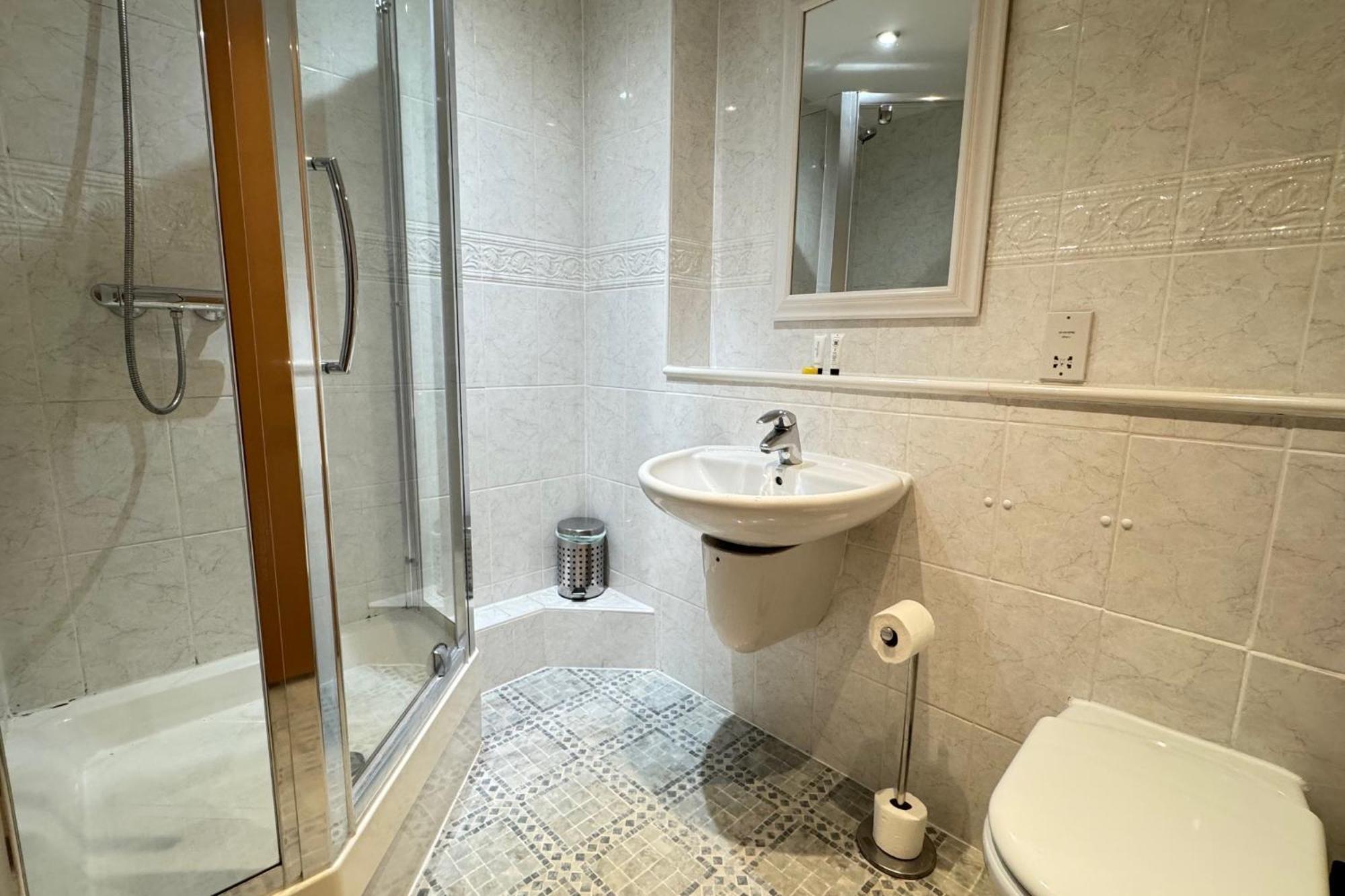 The Greenwich - Two Bedroom Apartment With Parking, Close To Ferry Terminals سوثامبتون المظهر الخارجي الصورة