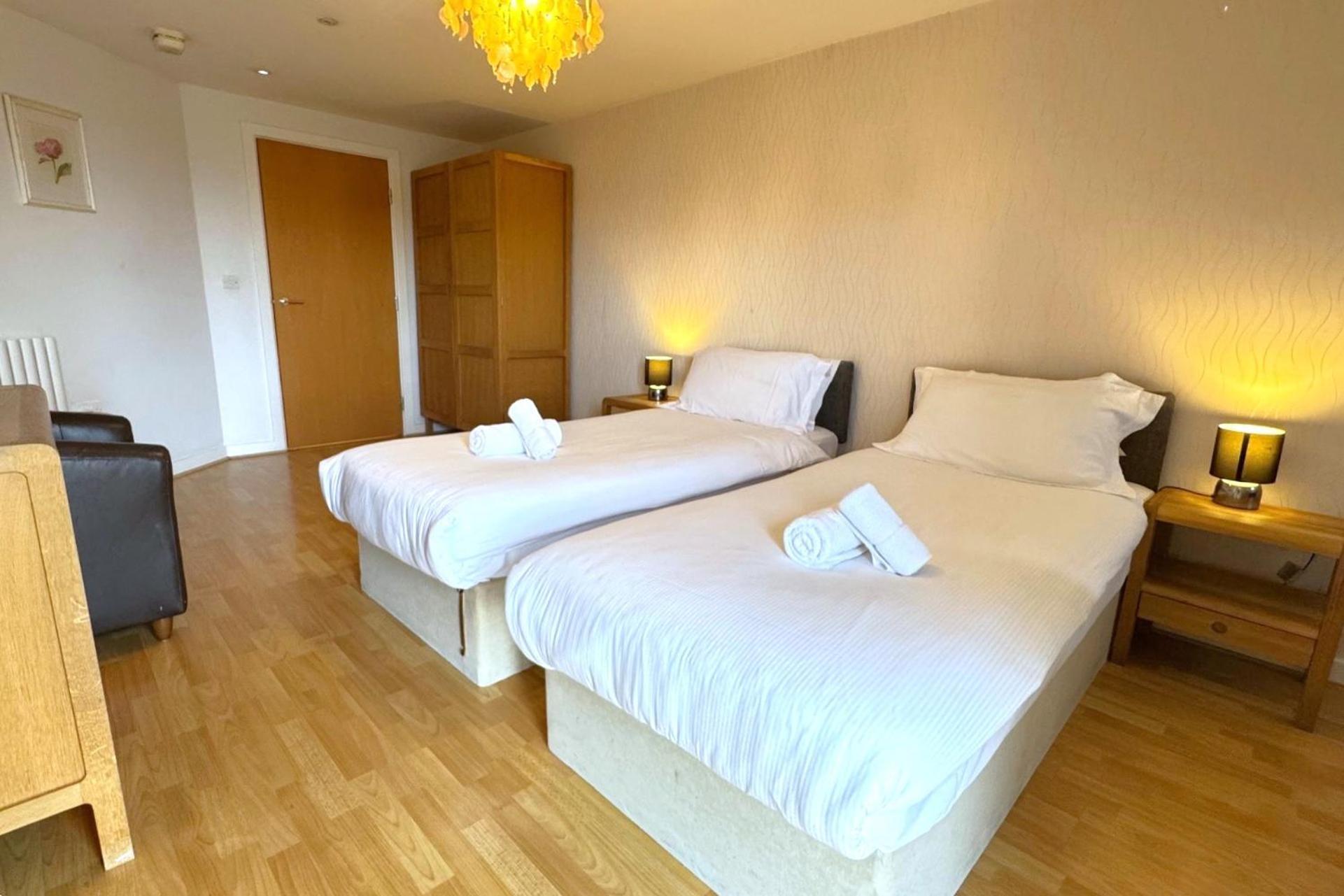 The Greenwich - Two Bedroom Apartment With Parking, Close To Ferry Terminals سوثامبتون المظهر الخارجي الصورة