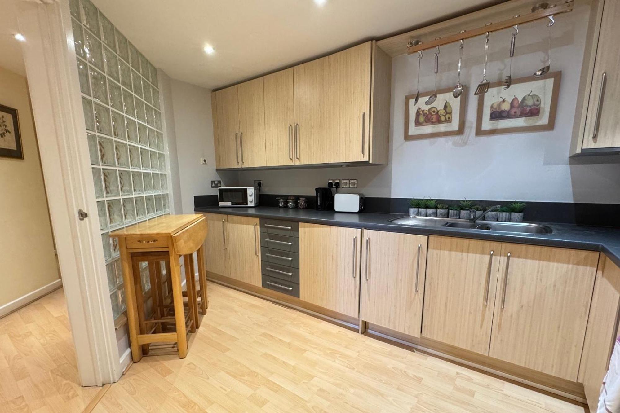 The Greenwich - Two Bedroom Apartment With Parking, Close To Ferry Terminals سوثامبتون المظهر الخارجي الصورة